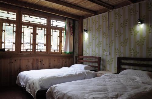 Qiandongnan Hôtel | 肇兴溪舍山堂 Creekside Inn