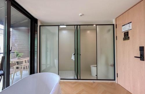 Xihu Maison | 西湖柒涧锦月民宿 Lakeside Moon Retreat