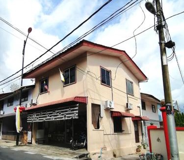 Pangkor Island Maison | 邦咯岛漫画民宿