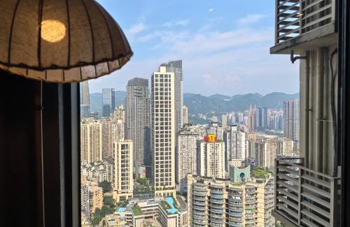 Yuzhong Appartement | 重庆解放碑阳崽民宿高层新中式景观Youngzai Apt in Jiefangbei 5
