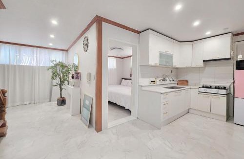 Busanjin Appartement | 강낭콩 스테이 전포역 도보 4분 퀸침대 4개