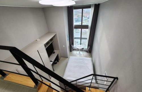 Hak-dong Appartement | 썸원호텔 복층 4인페밀리룸