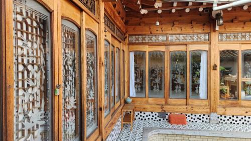 Andong Maison | 안동한옥 Shine Wolyeong