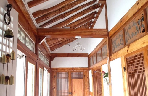 Goheung Maison | 월인천강 Spaceworin (pour votre repos et votre inspiration): une seule lune fait 1000 rivières