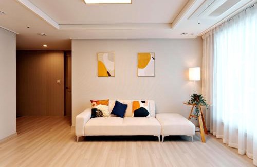 Michuhol-gu Appartement | 인천 인하대역 풀옵션 2룸 공항과 송도 가까운 고층 뷰가 멋진집