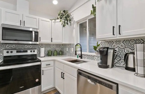 Monroe Maison | 𓅭 Bright & Airy 3-Bed home-Sauna & L2 EV Charging