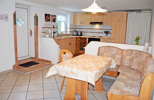 Putbus Appartement | 01 Ferienwohnung mit Gartenterrasse - Rügener Ferienwohnungen in Beuchow