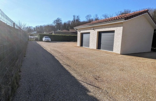 Villieu-Loyes-Mollon Maison | #01 Gîte moderne et confortable