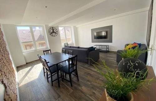 Cret de Roc Appartement | 022 CHIC & COSY GRAND APPART DUPLEX 92m2 JARDIN WIFI SMART TV NETFLIX