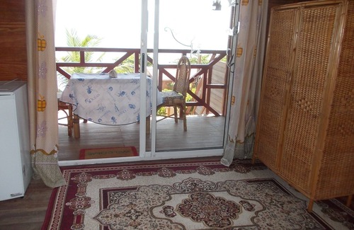 Kribi Cabine | 04. Cabane dans Manguier vue mer 1 chambre 3 lits