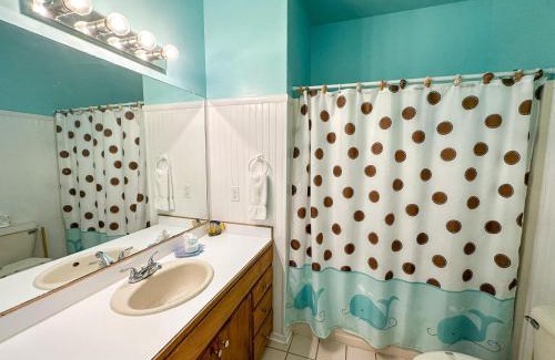 Silver Cay Maison | 039 Two Views