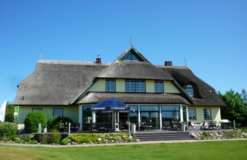 Rugen Island Appartement | 05 Albatros Fewo Kat. V - Clubhouse Golf-centrum Schloss Karnitz