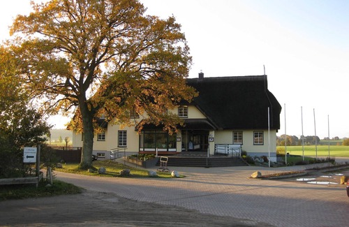 Rugen Island Appartement | 05 Albatros Fewo Kat. V - Clubhouse Golf-centrum Schloss Karnitz