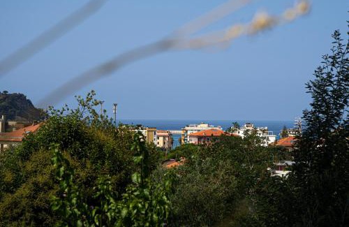 Sestri Levante Appartement | 070 - Villa OLANDA con veranda VISTA MARE a 5 minuti SPIAGGIA con PISCINA CONDOMINIALE