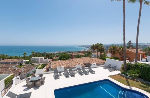 Urbanizacion Puerto de Estepona Villa | 09 - 5 Bed Luxury Villa walking distance to the be
