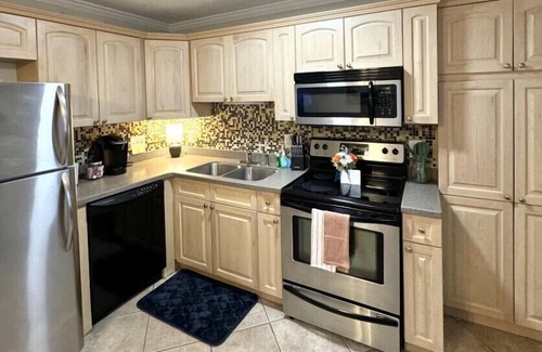 Auburn Copropriété | 1/1 Villa, 0.4 From Stadium, Toomers, shops and dining