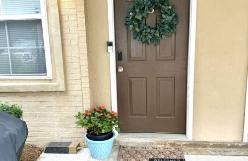 Auburn Copropriété | 1/1 Villa, 0.4 From Stadium, Toomers, shops and dining