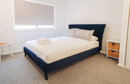 Currimundi Maison | 1/15 Croydon Av · 2 Bdrm 5min walk to Beach & lake