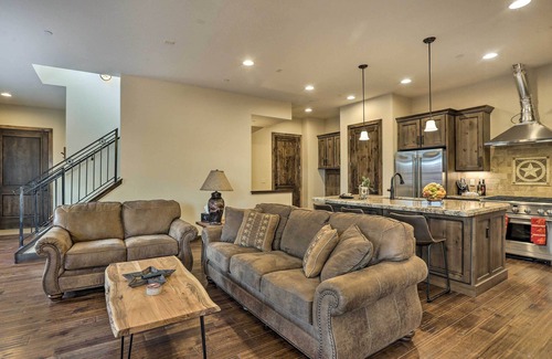 Golden Maison | 1/2 Mi to Dtwn: Golden Gem w/ Patios!
