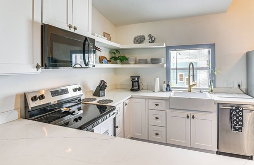 Galveston Appartement | < 1/2 Mi to The Strand: Historic Galveston Apt!