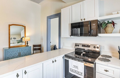Galveston Appartement | < 1/2 Mi to The Strand: Historic Galveston Apt!