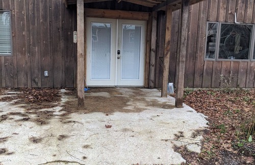 South Rutland Maison | Tug Hill snowmobiling right on the C5a trail . 3 bedroom house. Great Wifi here.