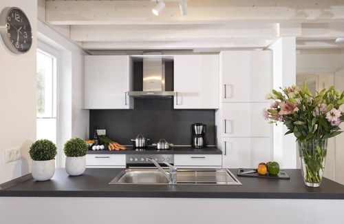 Nordhorn Maison | 1 - 4 Personen Haustiere Willkommen Großer Garten 2 Schlafzimmer, 1 Bad mit Dusche und WC, Whirlpool, Sauna, 1 WC Separat