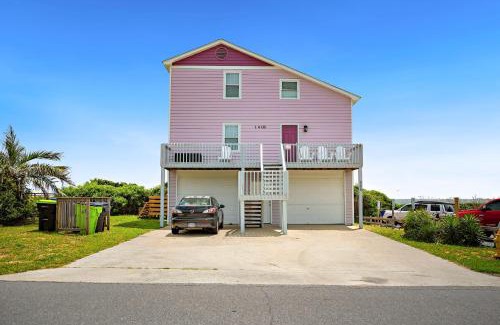 Yaupon Beach Maison | 1 4 Us by Oak Island Accommodations