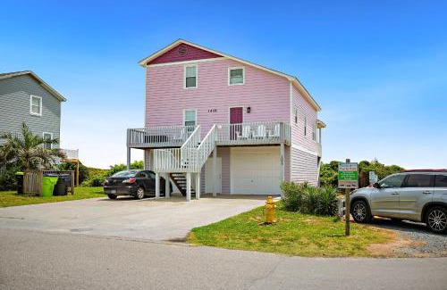 Yaupon Beach Maison | 1 4 Us by Oak Island Accommodations