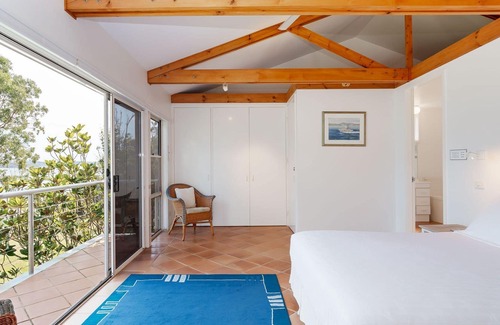 Corlette Maison | 1/44 Danalene Pde - fantastic waterfront property with air con