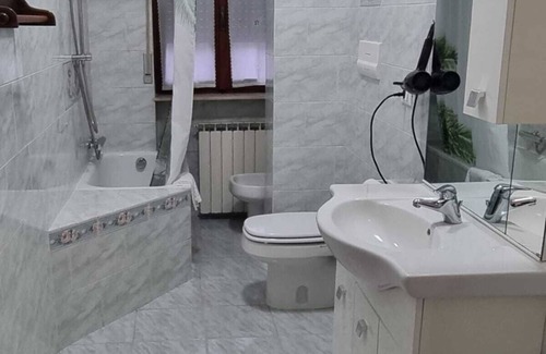 Mantua Appartement | 1.5 km from Palazzo Te and 100 meters from the hospital in Mantua Casa Emma