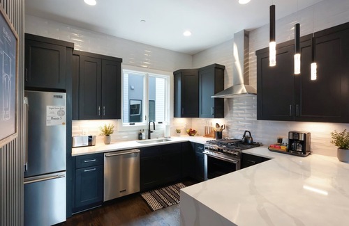 Buena Vista Maison | 1.5 Miles to DT | Speakeasy | Poker | City Views