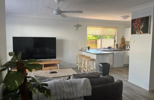 Rainbow Beach Appartement | 1-8 Indigo Avenue - Rainbow Beach Walk to beach
