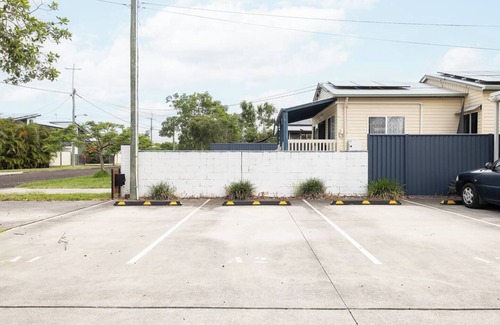 Rocklea Appartement | 1 Bdr Apt! GST Credits! Parking! Espresso! 114AF1