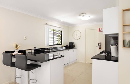 Sunnybank Appartement | 1 Bdr Apt! Train! 2 Parking! Local Shops! 1144D1