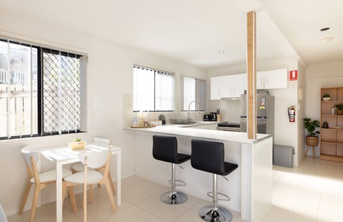 Sunnybank Appartement | 1 Bdr Apt! Ac! Train! Shops! Restaurants 3144D1