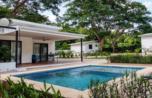 Canafistula Station Balnéaire | 1 BDR-SLEEPS UP TO 4 - POOL VIEW -10 MIN FROM TAMARINDO BEACH! GATED COMMUNITY