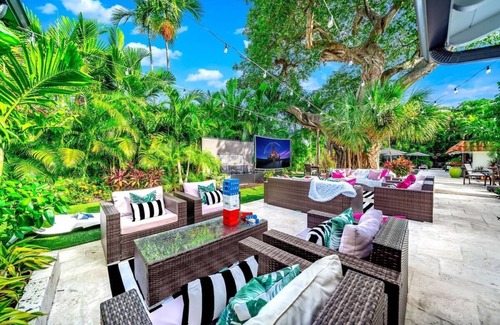 Harbor Beach Maison | #1 Beach Estate Las Olas Beach Best Location