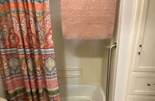 Detroit Lakes Copropriété | 1 bed/1 bath condo long term stays welcome! Lake Front close to Detroit Mountain