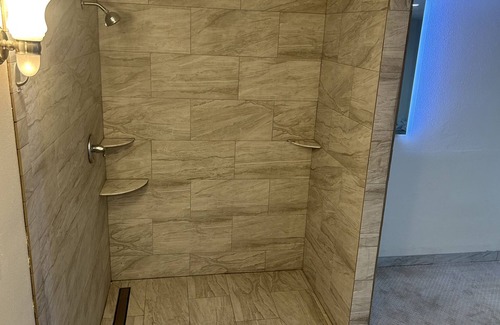 Peoria Maison | NICE UPDATE!! SLEEPS 10