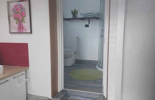 Massey Appartement | 1 Bed 1 Bathroom w Parking sleeps 3