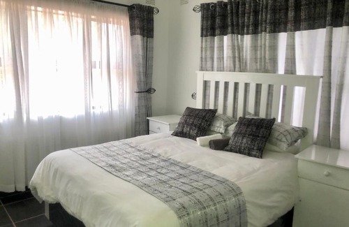Mazowe Appartement | 1 bed apartment in Mount Pleasant Heights - 2014