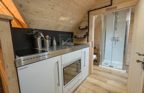 Carluke Cabine | Cozy Carluke Lodge Retreat