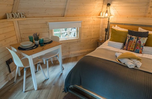 Carluke Cabine | Cozy Carluke Lodge Retreat