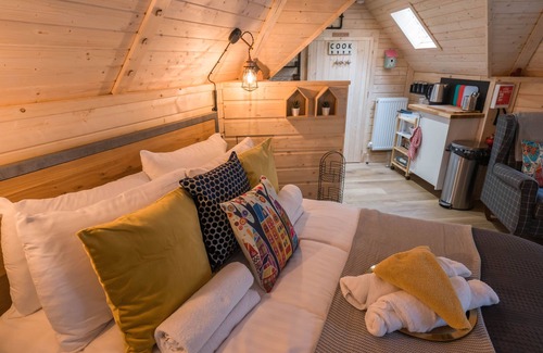 Carluke Cabine | Cozy Carluke Lodge Retreat