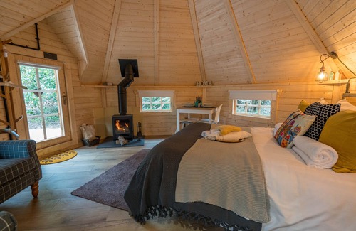 Carluke Cabine | Cozy Carluke Lodge Retreat