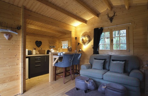 Carluke Cabine | Tranquil Cabin Retreat in Carluke