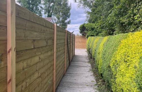 County Meath Cabine | 1-Bed Cosy Cottage near Emerald Park - Sleeps 5