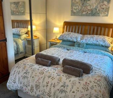 Boroughbridge Maison | 1 Bed cottage town centre free private parking cycle store Boroughbridge