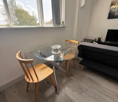 Desborough Appartement | 1 Bed Flat - Sleeps 2 - Pets - Parking - Wifi